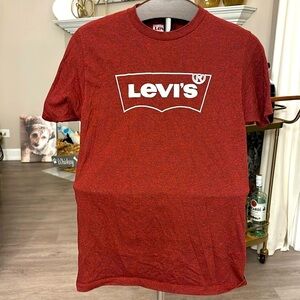 SHORT SLEEVE LEVI SHIRT SIZE SMALL